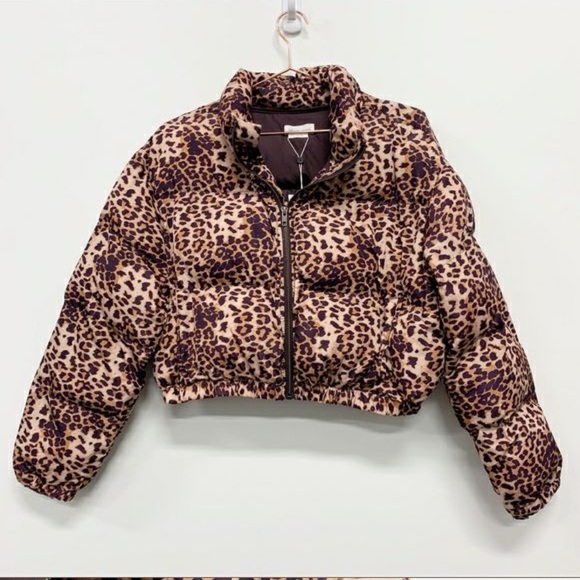 Lovers & Friends Puffer - Picture 5 of 5